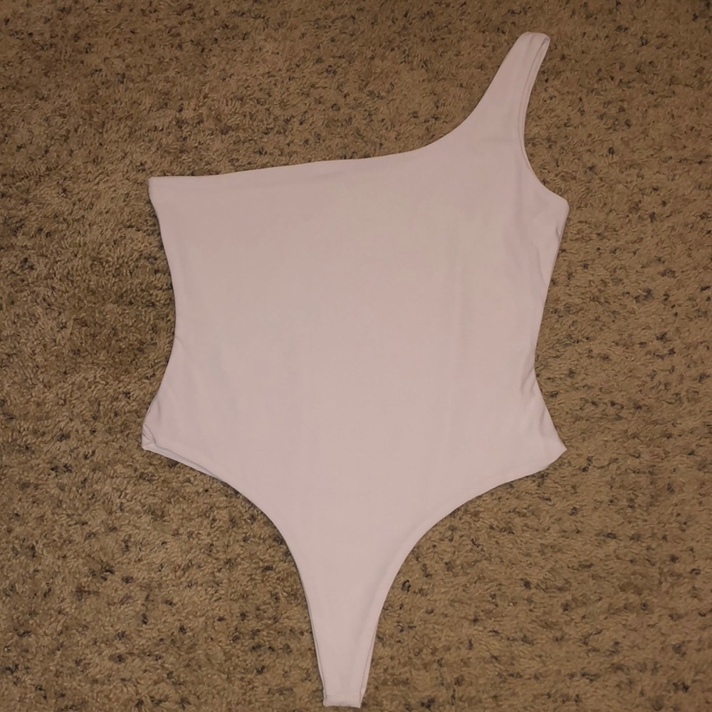 White thing one shoulder body suit
